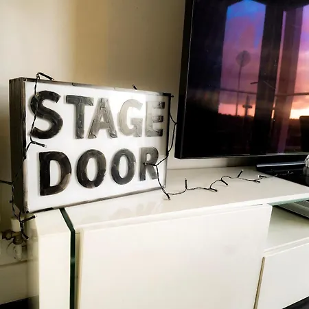 アパート Modern 2-bed - King Bed - Free Parking