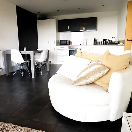 アパート Modern 2-bed - King Bed - Free Parking