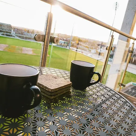 Modern 2-bed - King Bed - Free Parking * ブリストル