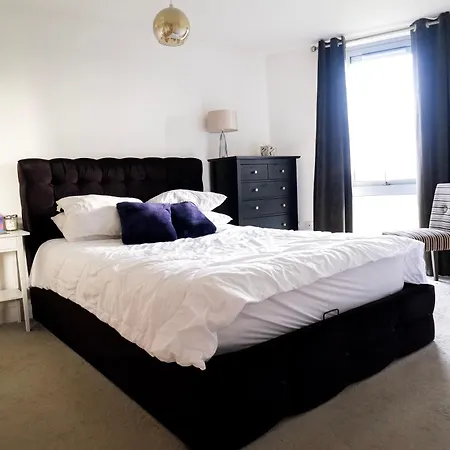 Modern 2-bed - King Bed - Free Parking Διαμέρισμα *