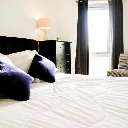 Διαμέρισμα Modern 2-bed - King Bed - Free Parking *