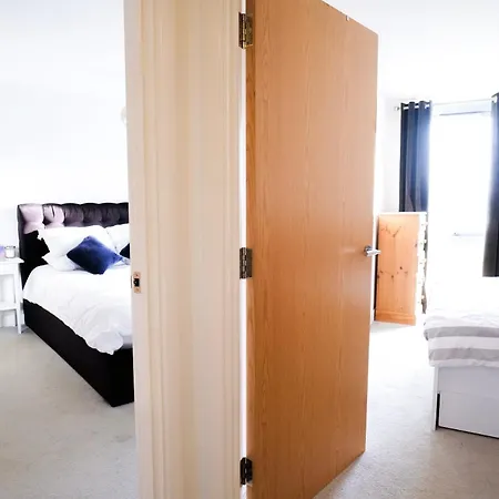 Modern 2-bed - King Bed - Free Parking ブリストル